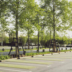 AREA PARKIR AREA PARKIR