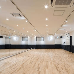 STUDIO TARI STUDIO TARI
